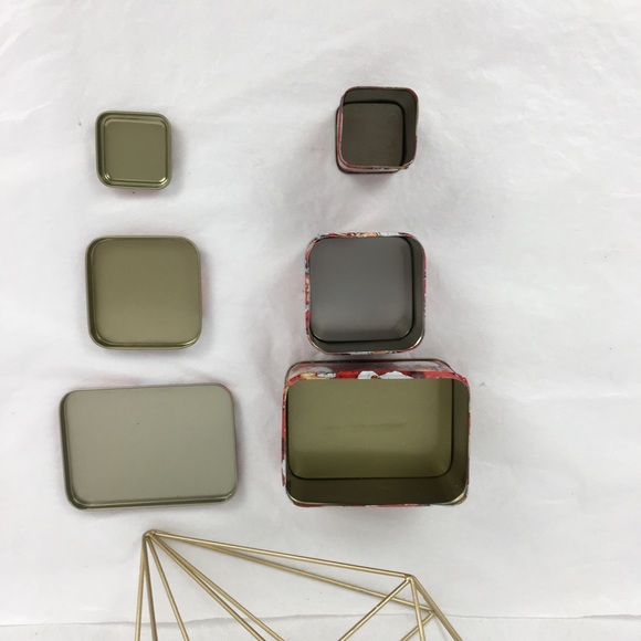 Santa Claus Stacking Tins Red & White - Picture 3 of 4